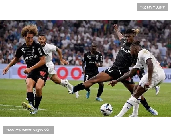 马赛边路传中战术奏效 场均传中次数位列联赛前列 马赛边路传中战术奏效 场均传中次数位列联赛前列