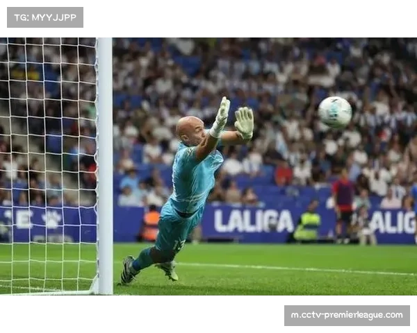 门将德米特罗维奇七场零封,成西班牙人黑马之路基石 门将德米特罗维奇七场零封,成西班牙人黑马之路基石